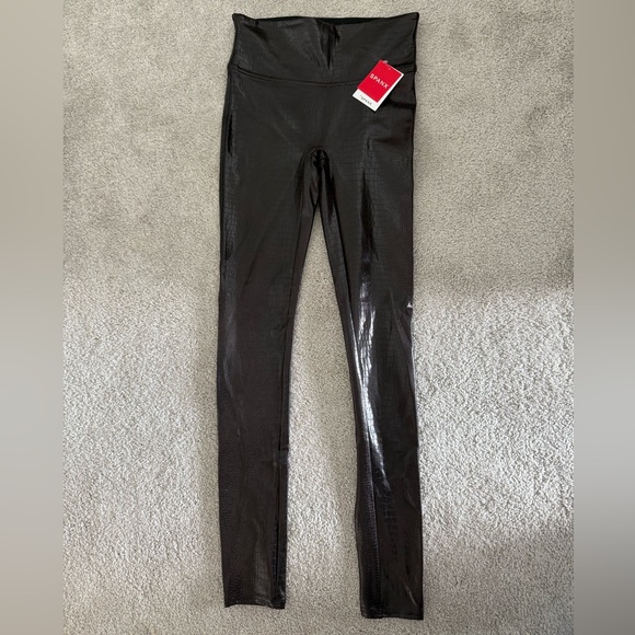 Brand New Spanx Croc Shine Faux Leather Leggings / New with Tags - Brown/Black - Picture 2 of 6